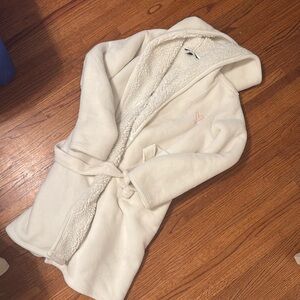 Victoria’s Secret robe, L, cream